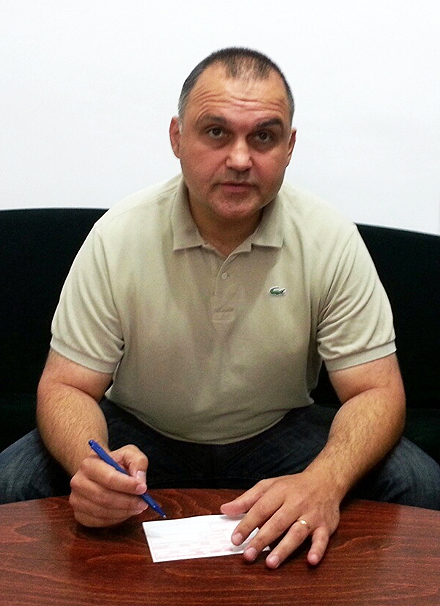 Jelic_ispunjava_uplatnicu_1