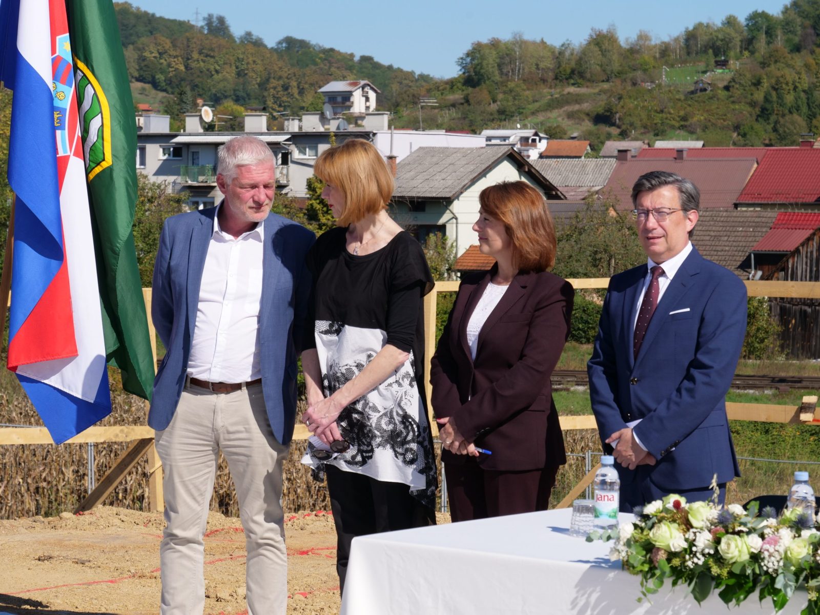 P1700735