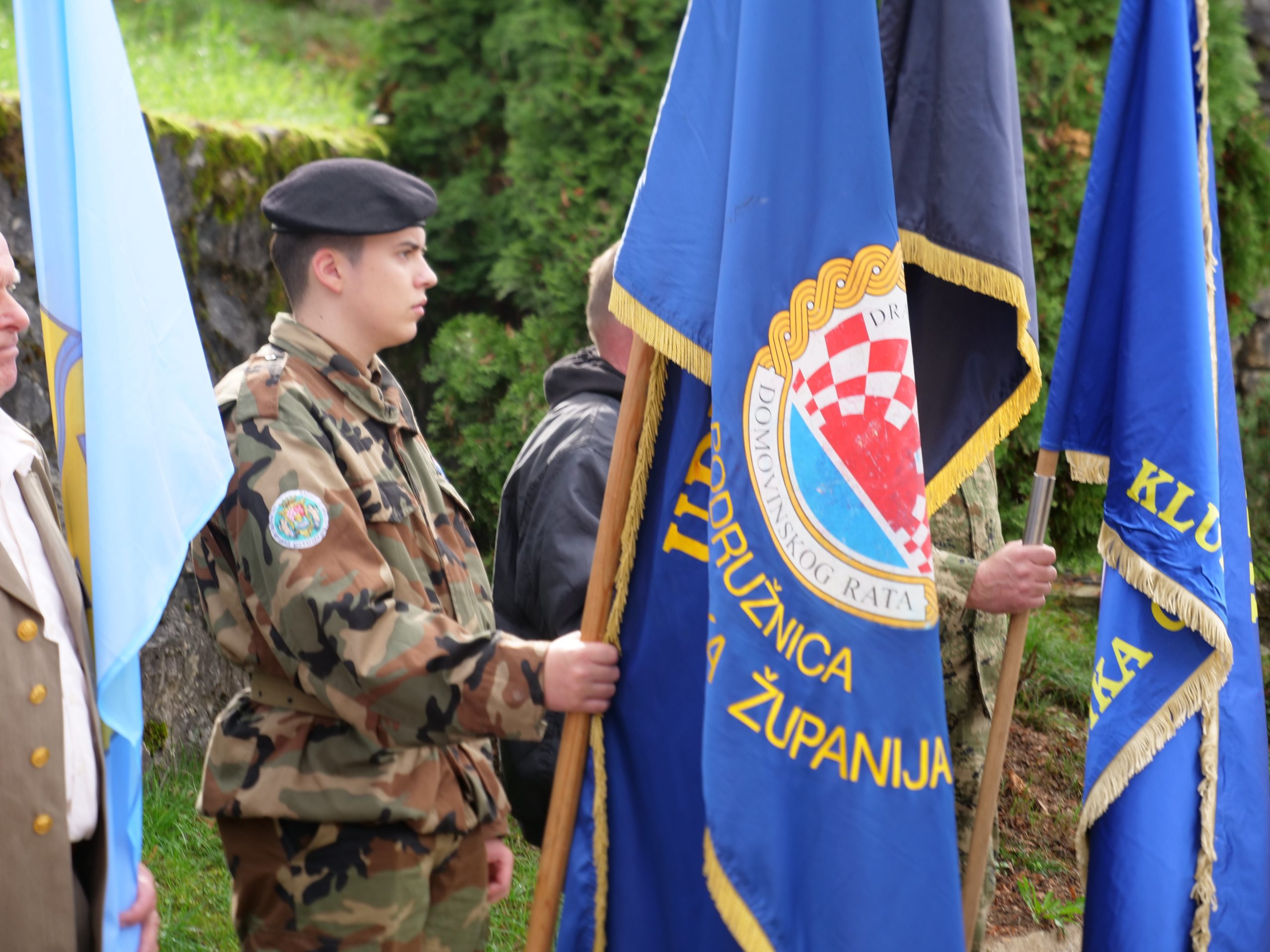 P1733317